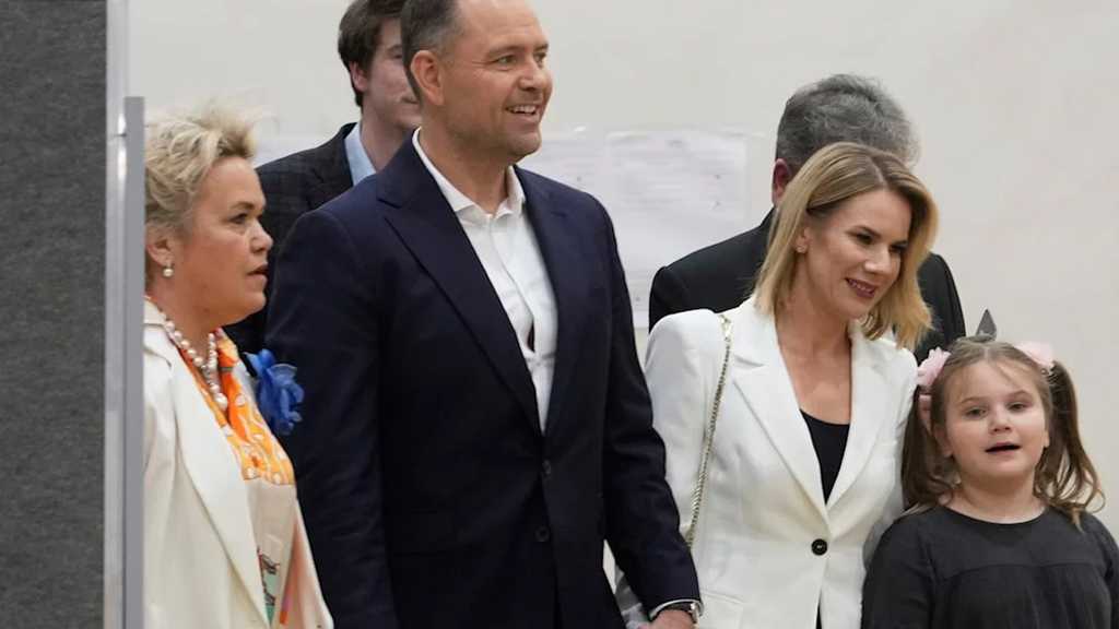 Polish PM Seeks Confidence Vote After Nationalist Elected President