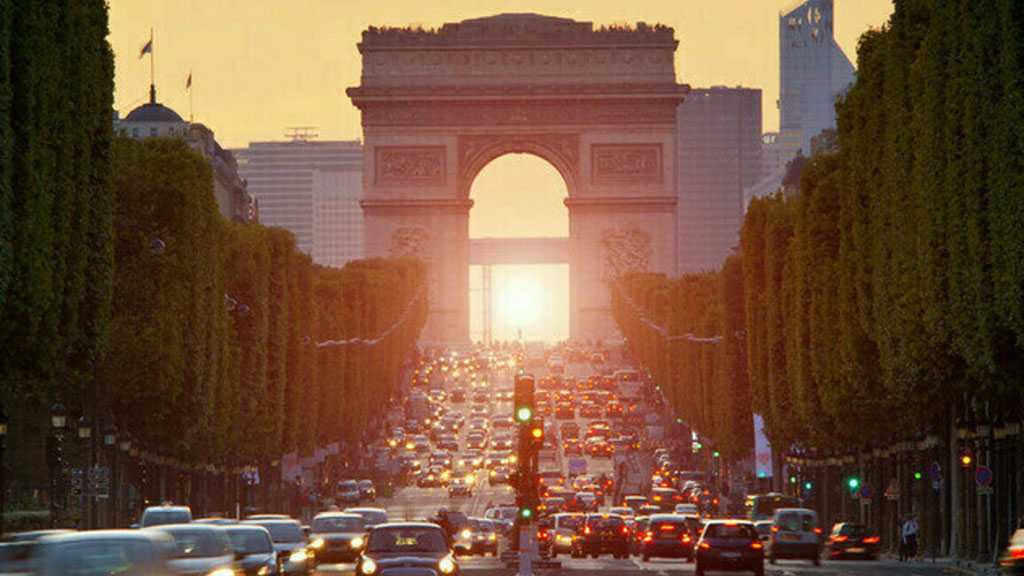 France Called “Fiscal Time Bomb” as Deficit Plan Shakes EU Confidence