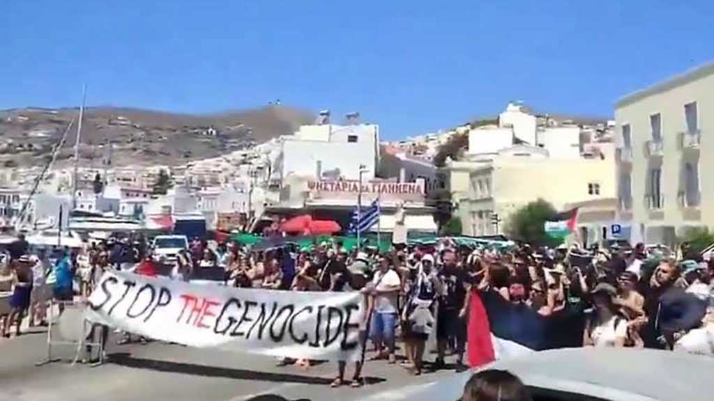 Pro-Palestinian Protesters Block “Israeli” Cruise Ship in Greece over Gaza War