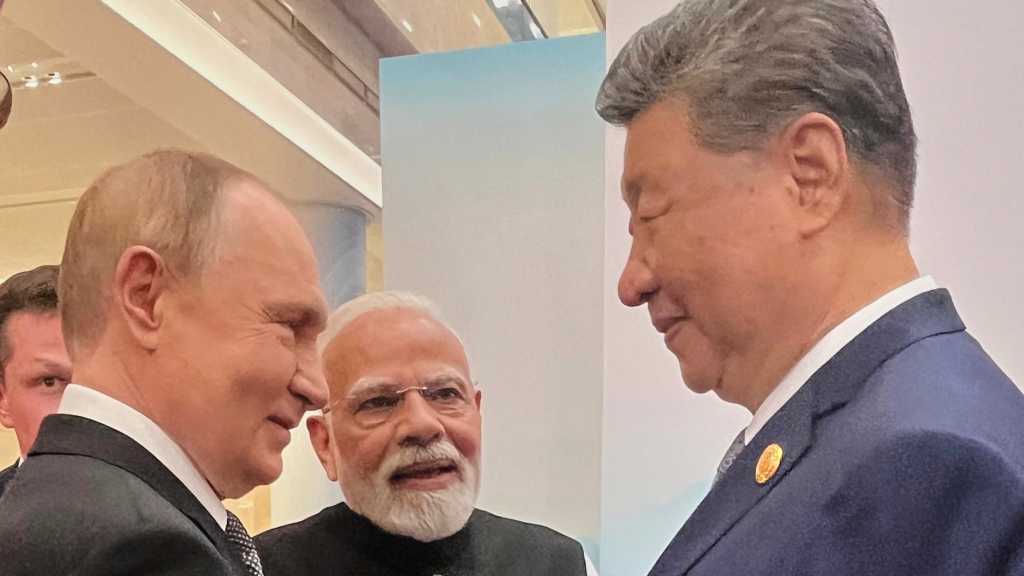 Trump Urges EU to Slam 100% Tariffs on India, China