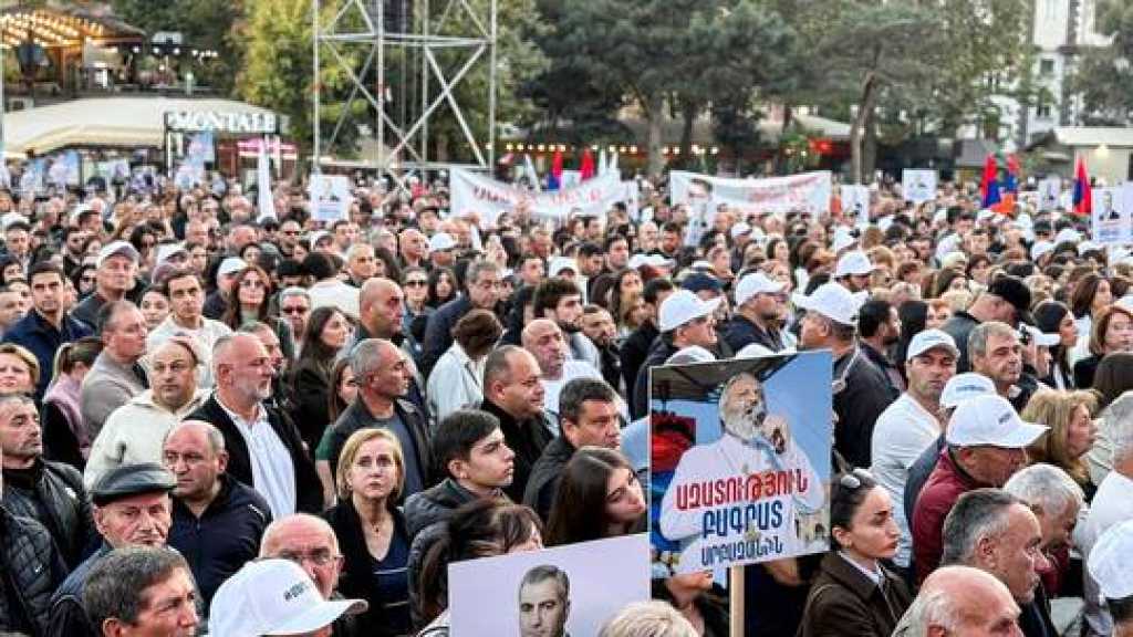 Armenians Rally To Free Gov’t Critic