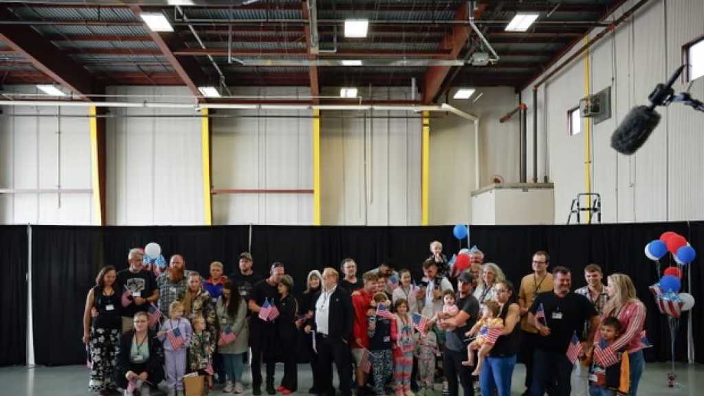 US Caps Refugees at 7,500, Favors White South Africans