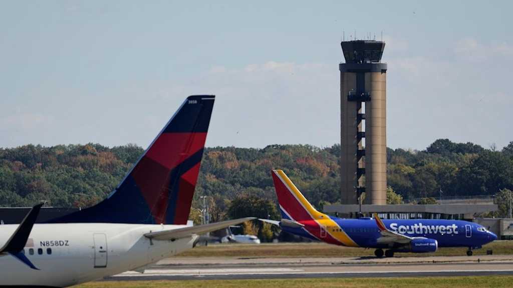 US Govt.: Shutdown Grounds 10% of Flights at 40 Major Airports