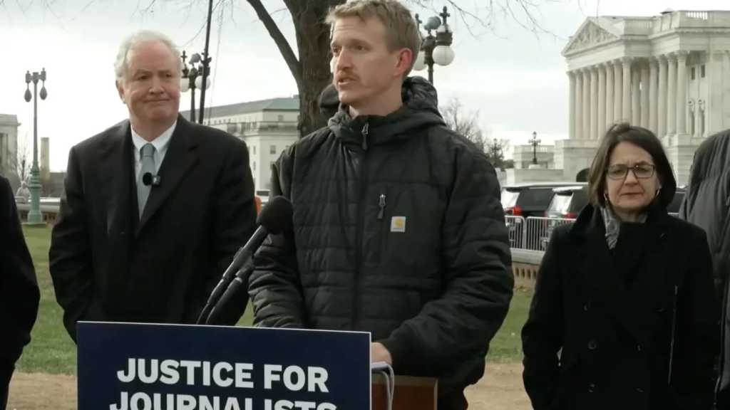 US Journalist Wounded By ’Israel’ Slams ’Deafening Silence’ Over Government Inaction
