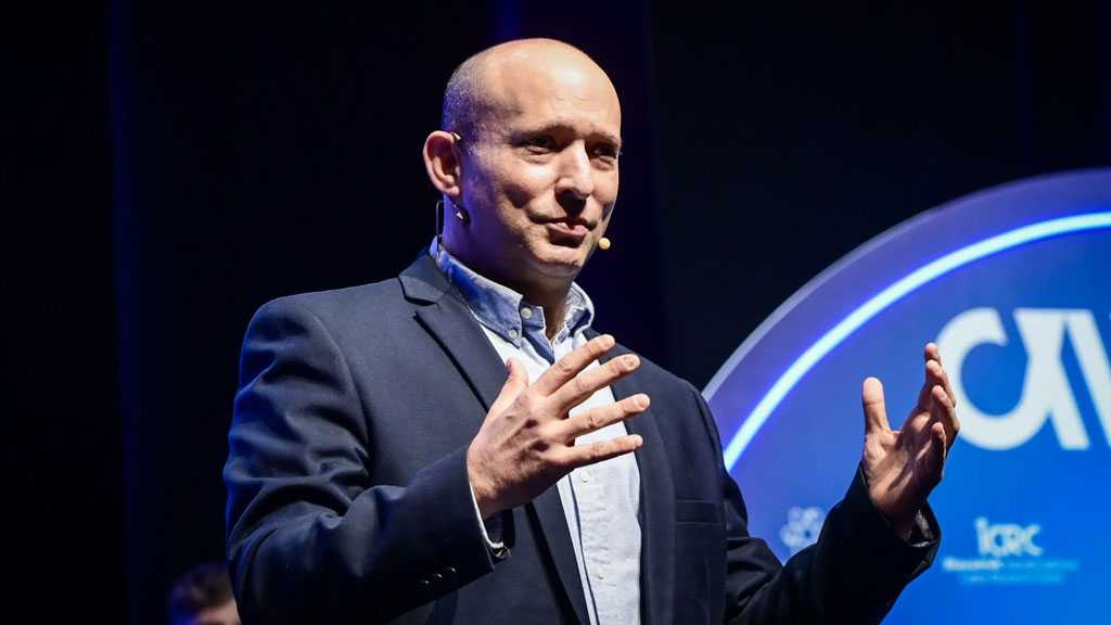 Ex-PM Bennett Accuses Netanyahu of Treason Over “Qatargate” Scandal