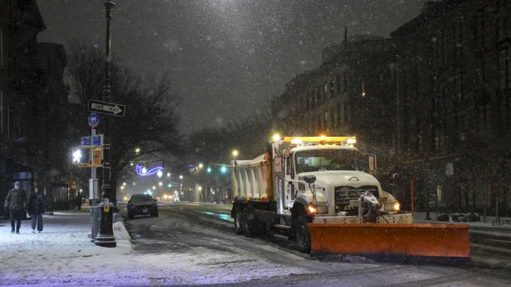 New York Declares Emergency as Winter Storm Devin Brings Travel Disruptions