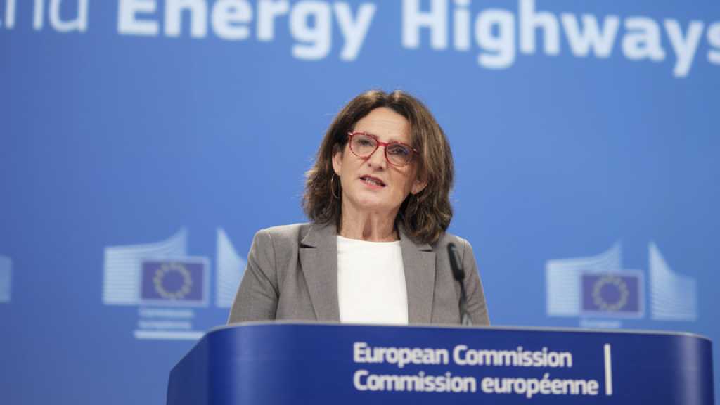 Commission VP: EU Can Engage Trump, But Not Submit
