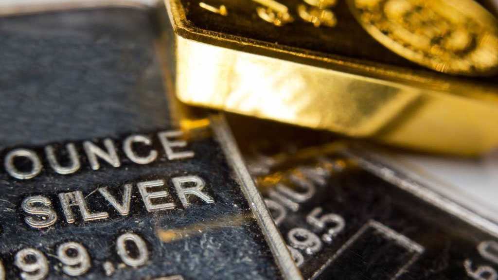Gold Slides Under $5,000 as Metals Rally Reverses Sharply