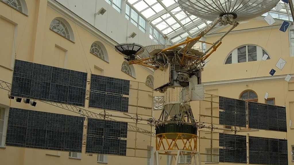 European Officials Warn of Russian Surveillance of EU Satellites