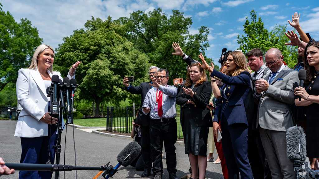 US Delegation Departs for Pakistan for Iran Talks Amid US Pressure Campaign