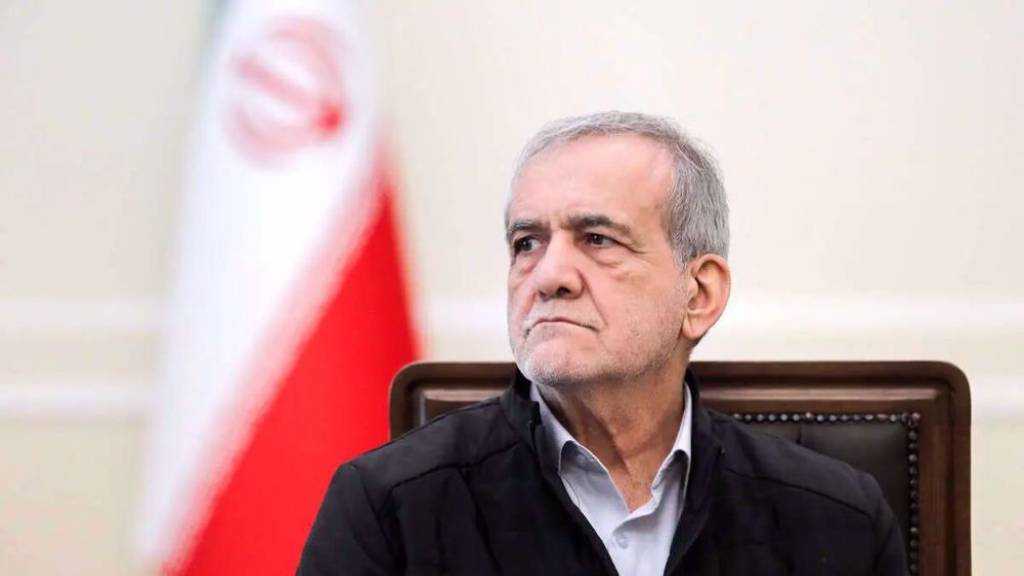 Iranian President: Gulf Naval Blockade Threatens Global Peace