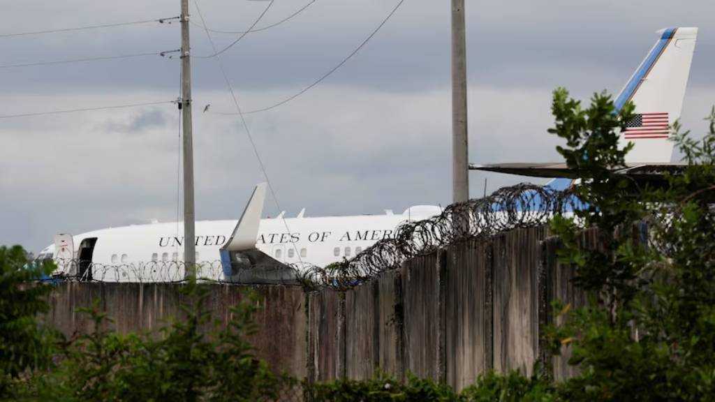 CIA Chief Delivers Trump’s Message to Cuba 