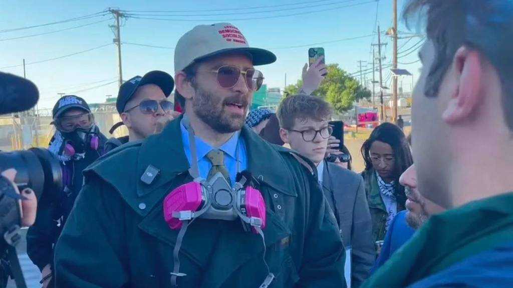 US Influencer Barred from Entering UK for Criticizing “Israel”
