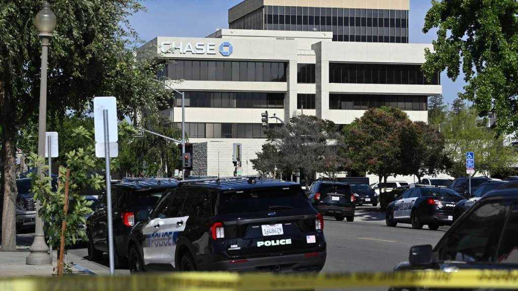 Man with Bomb Takes Hostages at California Bank