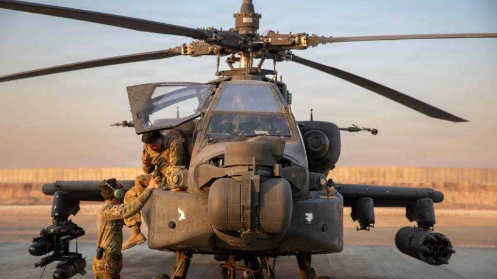 US Apache Lost in Strait of Hormuz, Probe Launched