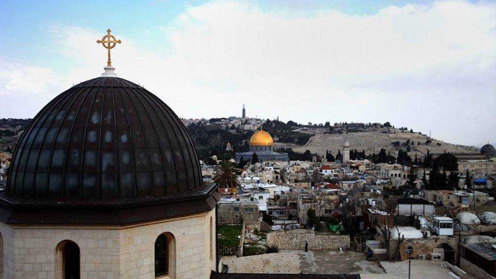 “Israel” Seizes Church Land, Sparks Backlash