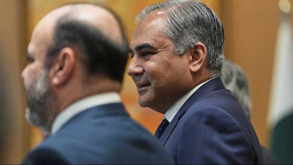 Pakistan Interior Minister Arrives in Tehran for High-Level Talks