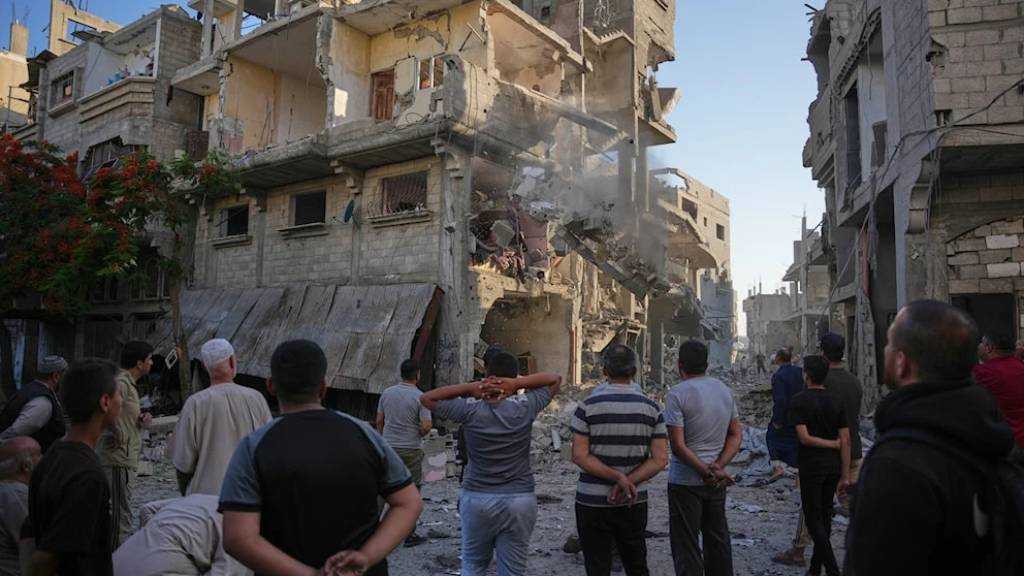 IOF Strikes Hit Residential Areas in Gaza City