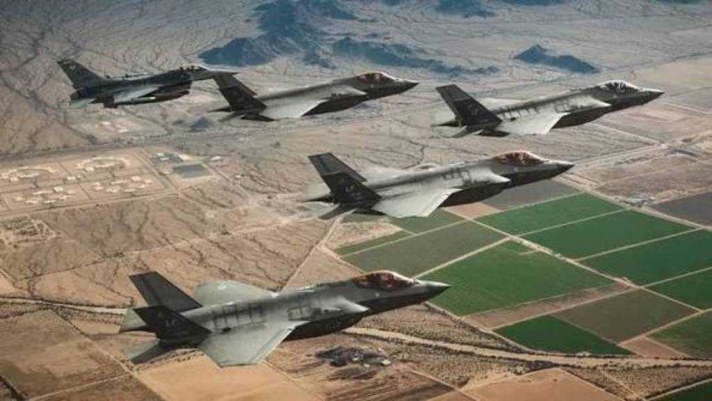 Flight Data: US Military Aircraft Detected Over Gulf