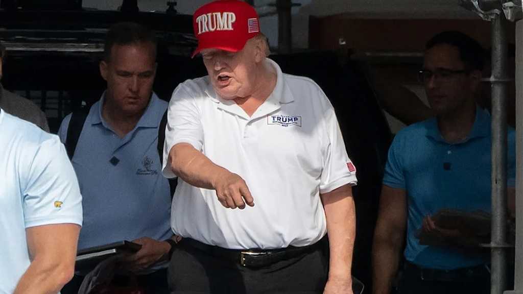 Trump Announces US Naval Blockade on Iran, Seeks Control of Strait of Hormuz