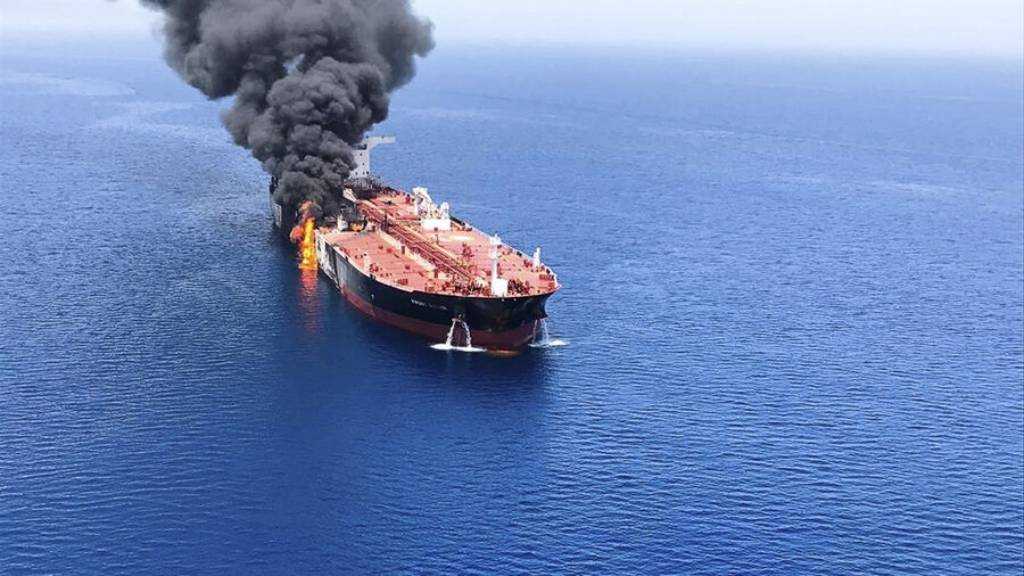 IRG: Two Violating Tankers Hit by Explosions Near Hormuz
