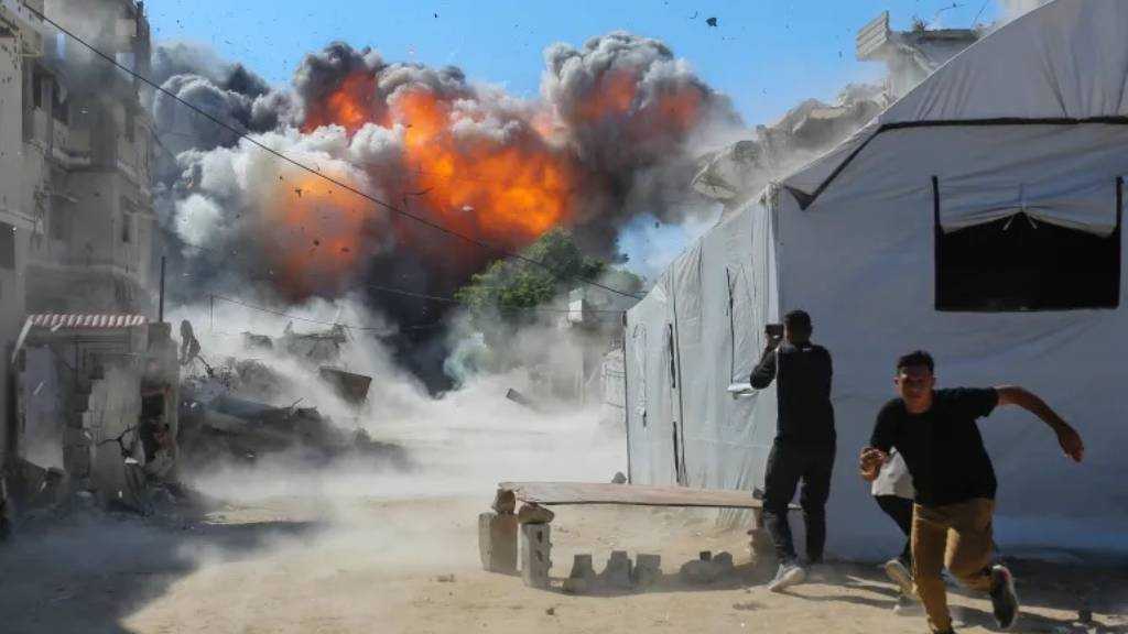 Gaza: 13 Martyred in 24 Hours Amid Ongoing ’Israeli’ Attacks