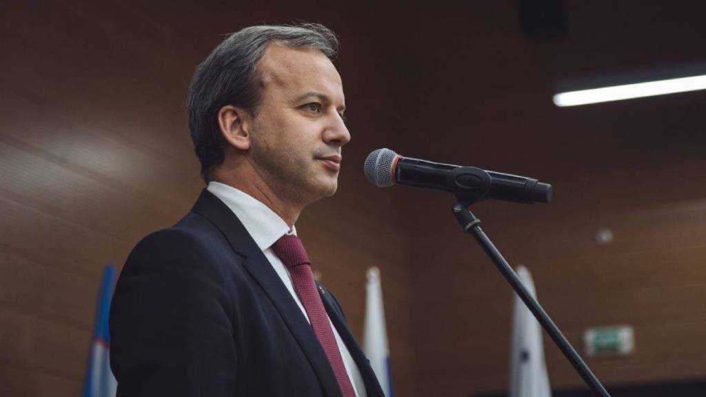 EU Expands Sanctions on Russia as FIDE Chief Steps Aside