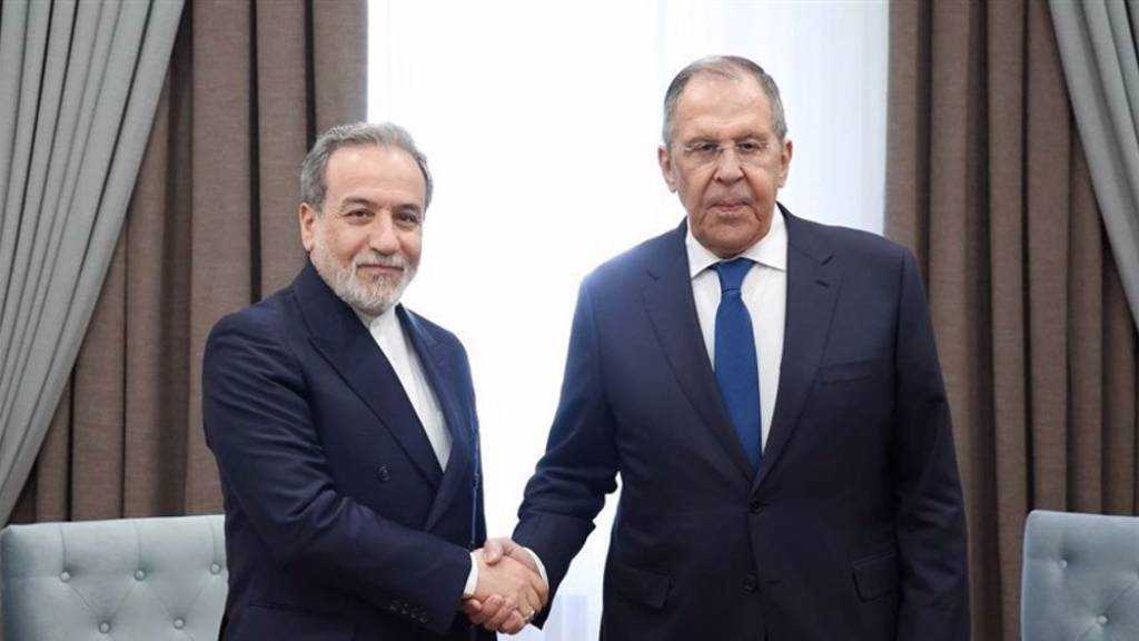 Araghchi to Lavrov: Iran Determined to Defend its National Interests