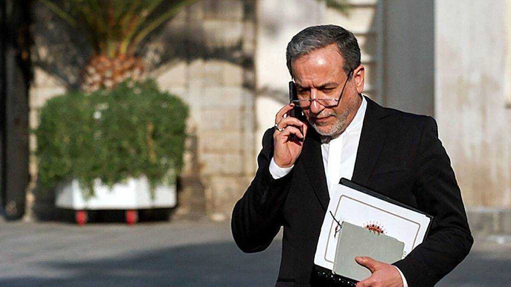 Iran’s  Araghchi Holds Consultations on Regional Security