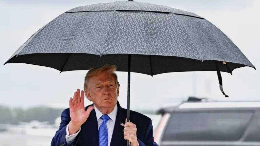 Trump: Iran Talks Begin Monday, Hormuz, Nuclear Deals on Table
