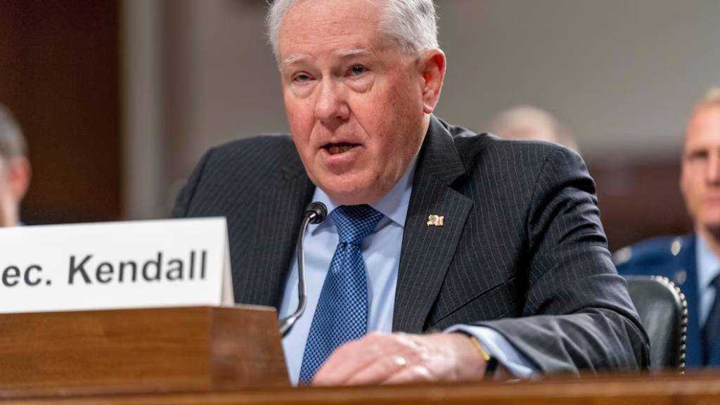 Pentagon Accuses Ex-Air Force Chief of Leaking State Secrets