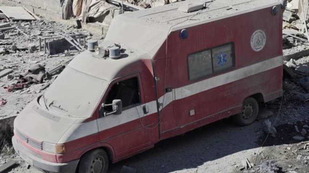 “Israeli” Double-Tap Strike Hits Rescuers in Nabatieh, S Lebanon