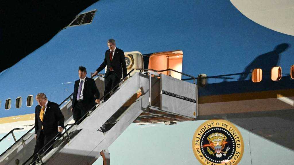 WaPo: Trump Covertly Switched Jets Over Iran Attack Fears