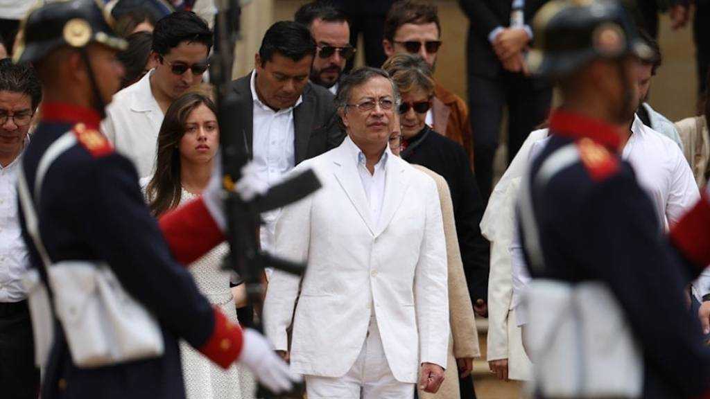Petro Questions “Israeli” Military Presence in Colombia, Warns of Occupation