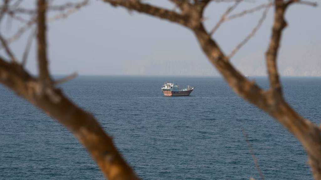 UKMTO: Vessel Struck by Unknown Projectile in Hormuz