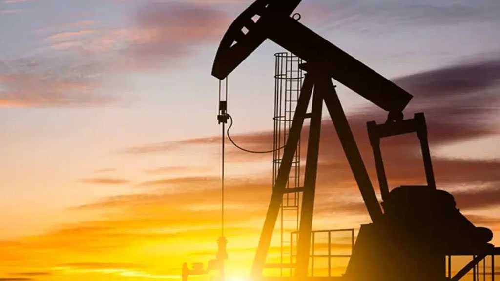 Oil Prices Near Three-Week High as US-Iran Peace Hopes Fade and Hormuz Tensions Grow