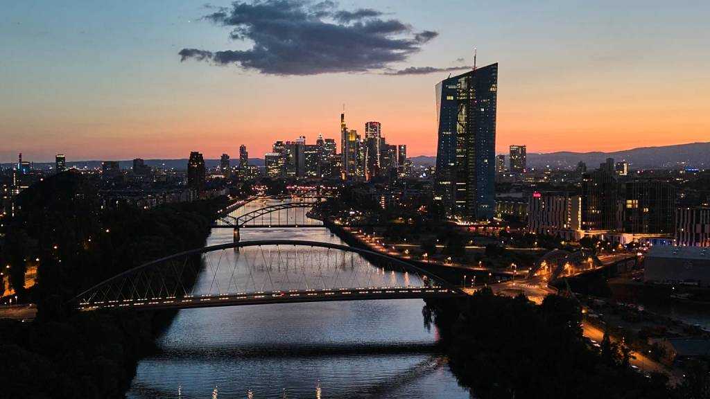 Major Governments Face Multi-Decade Borrowing Cost Highs as US-Iran Peace Hopes Fade