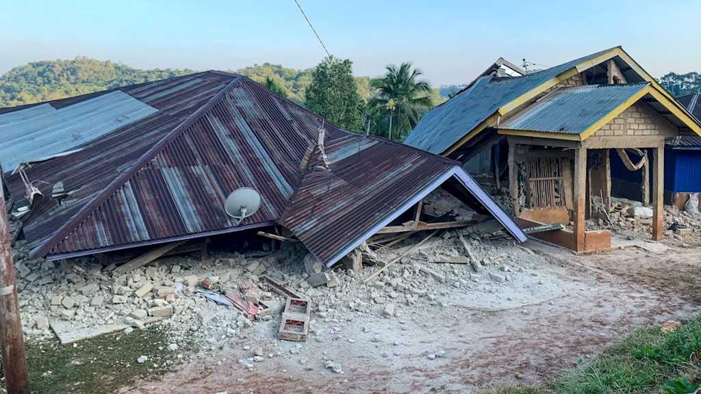 Nearly 60k Displaced as Powerful Earthquake Triggers Thousands of Aftershocks in Indonesia