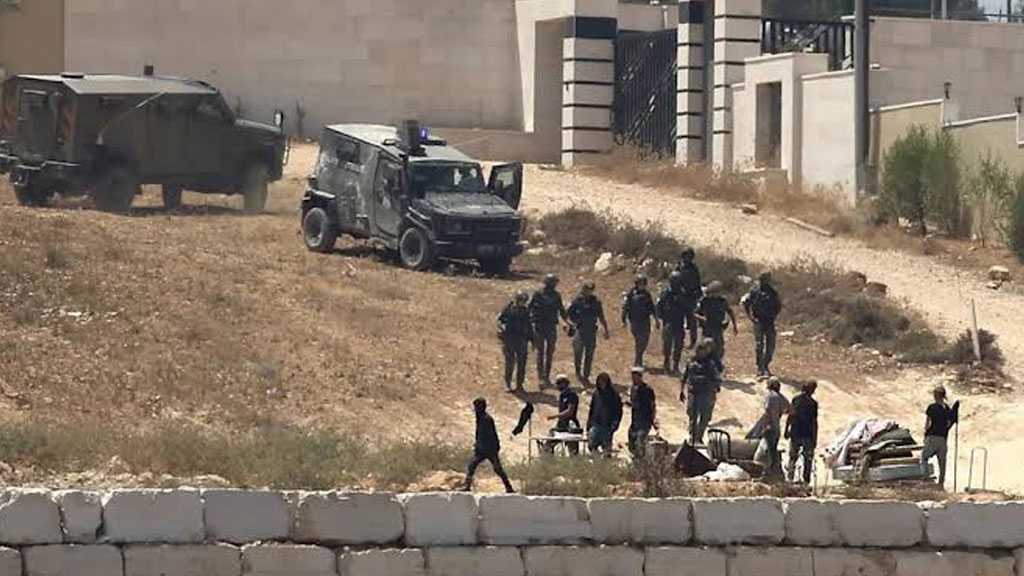 “Israeli” Army, Settlers Tighten 11-Day Siege on Palestinian Families in Qusra