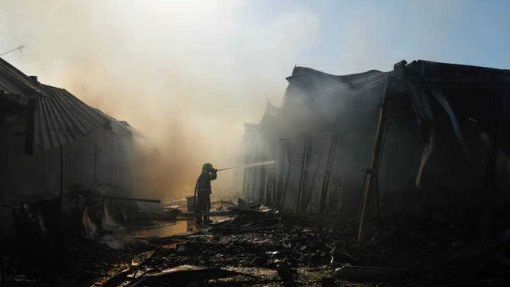 Russian Missiles Hit Kiev as Zelensky Faces Political Crisis