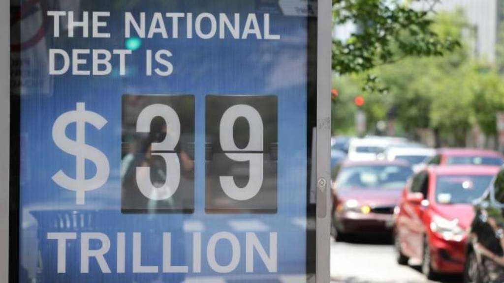 US Debt Tops $40 Trillion as Borrowing Costs Mount
