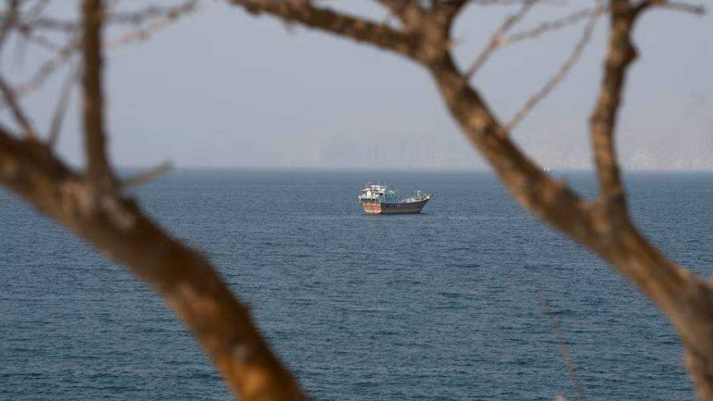 US Unveils ‘Economic D-Day’ Threat as Iran Warns of Gulf Oil Export Halt