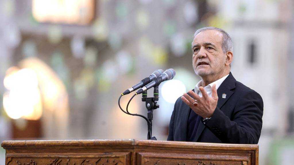 Pezeshkian: US to Achieve Nothing Through Economic Pressure on Iran