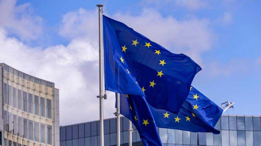 EU Weighs Breaking Up Diplomatic Service