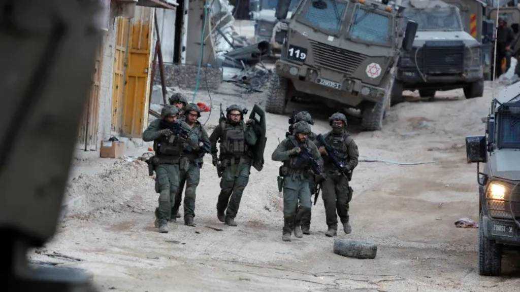 Two Palestinians Martyred as IOF, Settlers Intensify West Bank Assaults