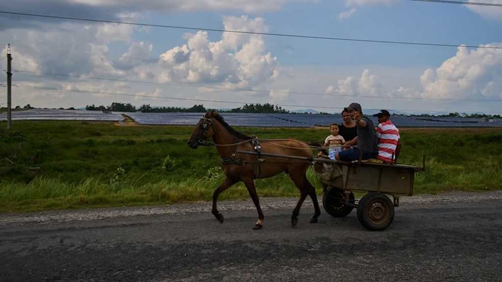 Cubans Turn to Solar Power and Improvisation Amid Fuel Blockade
