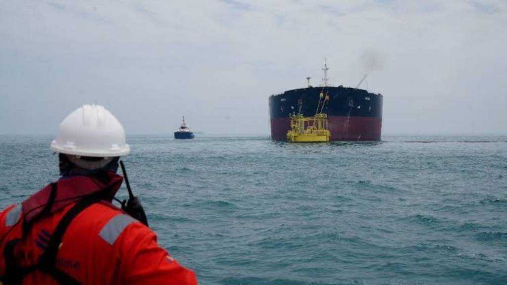 Hormuz Traffic Hits Lowest Level Since May As Tensions Escalate
