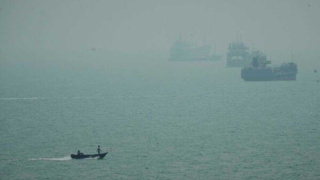 IRG Targets 2 US Naval Vessels, 8 Tankers and 10 Ships in Retaliatory Strikes