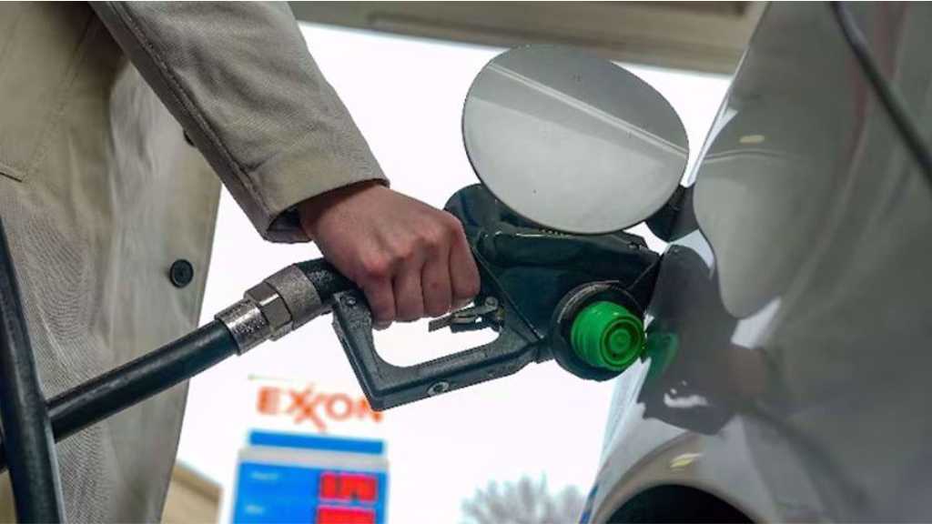  Trump Defends Iran War as Fuel Prices Surge