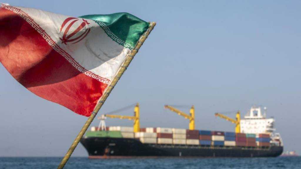 Iran Tightens Hormuz Rules With New Penalties for Violating Ships